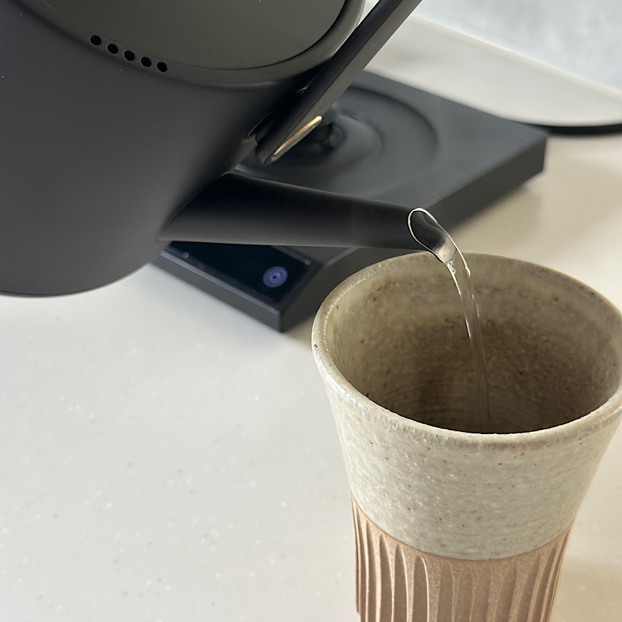 新品未使用　Russell Hobbs 電気ケトル 7106JP-BK ブラック ラッセルホブス 7106JP-BK [ブラック] 価格比較 - 価格.com