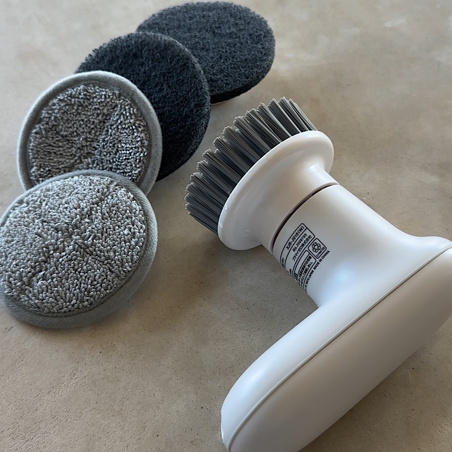 プラスマイナスゼロ 【激落ちくん】コードレス電動ブラシ  ホワイト XJR-J010-W ［コードレス］ |  | 06