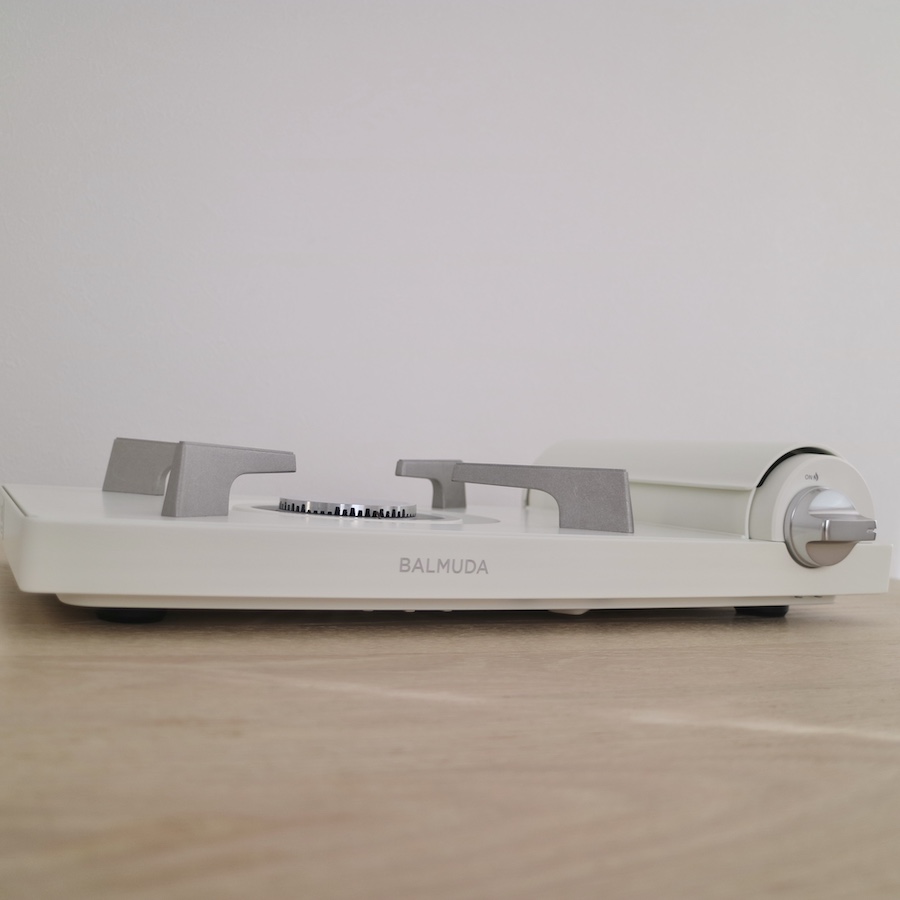 バルミューダ 【正規店】カセットコンロ Table Stove(テーブルストーブ) コンロ テーブルコンロ カセットボンベ ブラック KGS01JP-WH | BALMUDA | 18