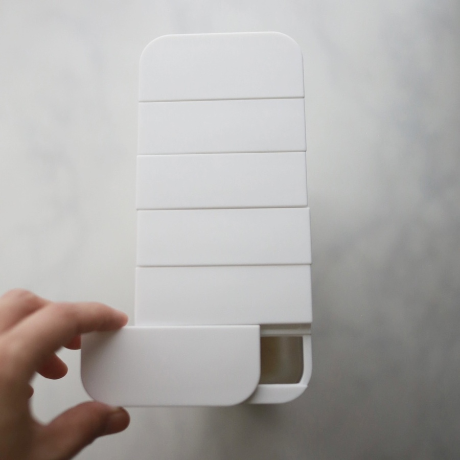 米びつ 正規品 TOWER タワー 1合分別 冷蔵庫用米びつ 野菜室 スリム 簡単軽量 便利 機能的 ライスストッカー 冷蔵庫収納 山崎実業 ホワイト | tower | 18